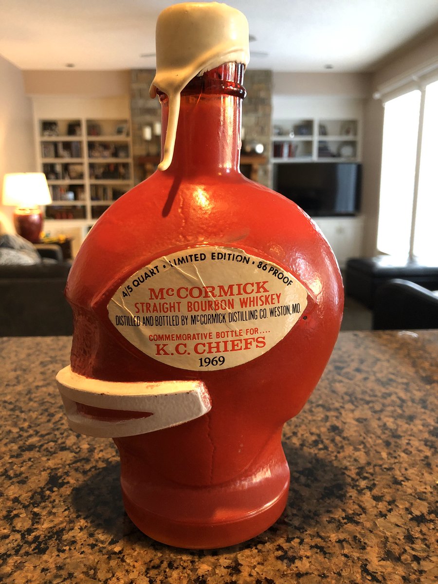 TWeneck's tweet photo. One more W and this thing breathes  for the 1st time in 50 years.  Let’s do this @Chiefs @PatrickMahomes https://t.co/jIMvIaGIHs