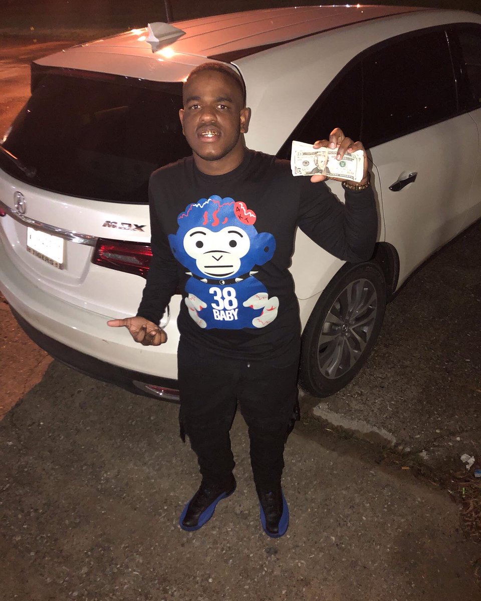 4Boylilky's tweet photo. Never Tell Your Left Hand What’s In Your Right Hand 🦍 #GetFetty™️ https://t.co/oD0YIHjinC