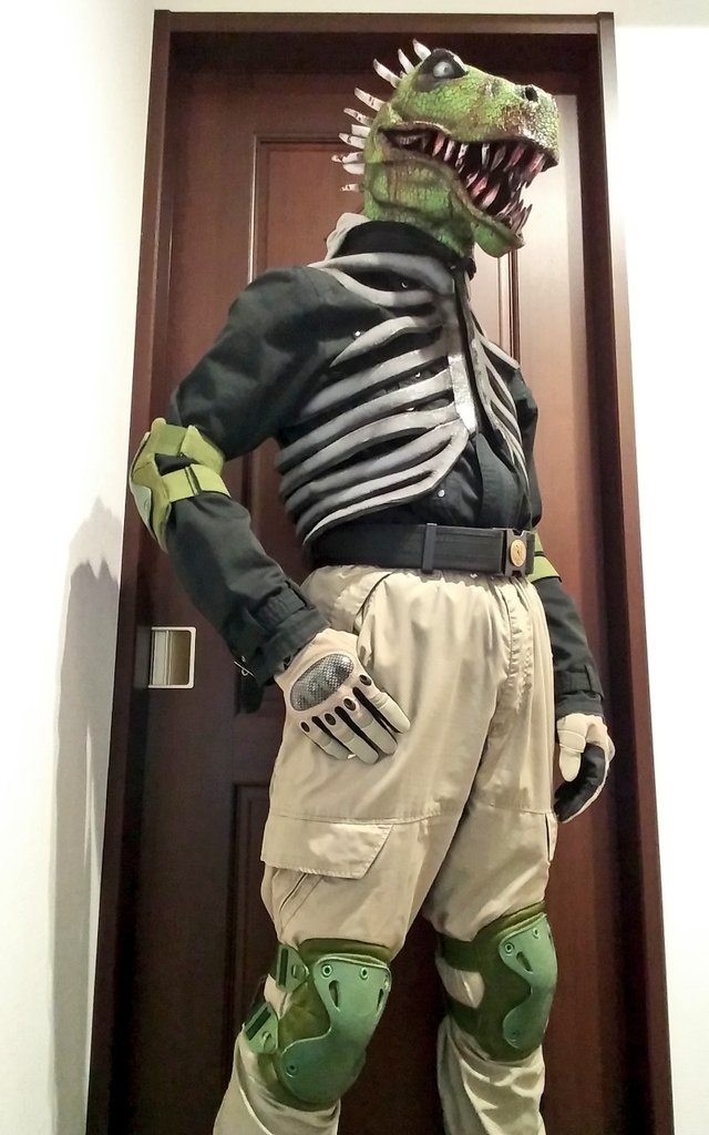 GuilCrow's tweet photo. 魔法で顔をトカゲにされてしまった男
#コスプレ #カイマン #ドロヘドロ
#それがドロヘドロ https://t.co/sbf80zSo6z