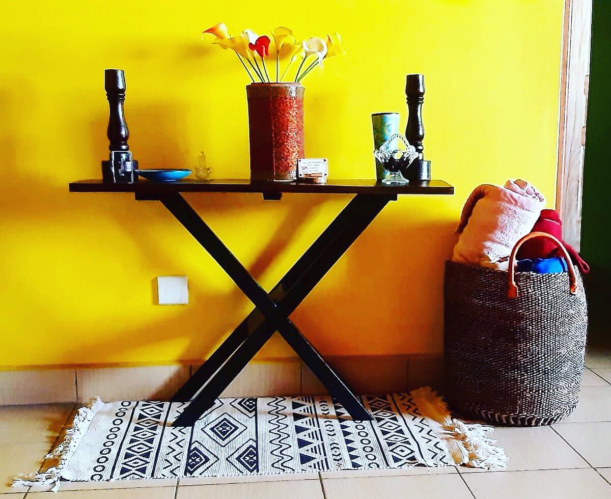 CraftsCentral1's tweet photo. How our clients use our creations to make a perfect fit for their homes and spaces. It’s so calming and invigorating. 
#console #consoletable #table #yellow #decor #xstand #happyclient #review #crafts #furniturestore #furnitureshop #craftscentralshop https://t.co/NWSJprTmlh