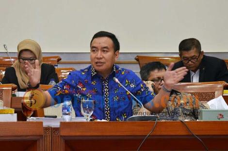 FPD: Jiwasaraya Kejahatan yang Sempurna

demokrat.or.id/s32j78lr2/fpd-…

Anggota Komisi III dari <a href="/FPD_DPR/">Fraksi Partai Demokrat DPR-RI</a> <a href="/DidikMukrianto/">DIDIK MUKRIANTO</a>:
Kejahatan Jiwasraya dapat dikatakan kejahatan yg sempurna. Semuanya dipersiapkan dan direncanakan dg matang. 

#Jiwasrayagate 
#jiwasrayadirampok 
#Jiwasraya