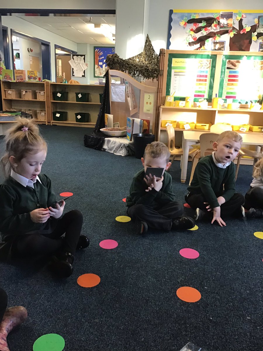 NOrchardpa's tweet photo. We are focusing on mouth movements in phonics today. We have been blowing, sucking, tongue stretching and wiggling in the mirror! This helps us with our voice sounds and articulation. #phase1phonics #aspect6 #phonicsfun https://t.co/B9uawgPzzn