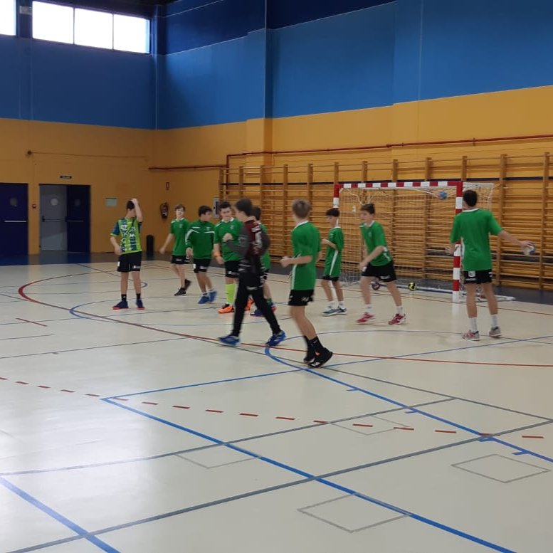 balonmanoikasa's tweet image. 𝗘𝗤𝗨𝗜𝗣𝗢𝗦 1920 | 

#1IM🏆J.11
❎@iKasaBMMADRID 21:27 @CDIplacea
"Terminamos la primera vuelta compitiendo al líder invícto en un buen partido de los nuestros ante un gran equipo"

#2IM🏆2ªF | J.1
❎@base_villaverde 18:16 @iKasaBMMADRID
"Nuestros pequeños siguen progresando"
