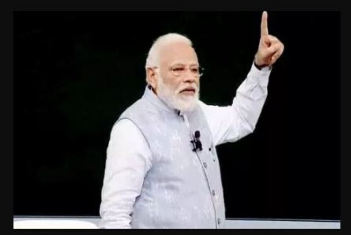 News18Punjab's tweet image. ਪੀਐਮ ਮੋਦੀ ਨੇ ਵਿਦਿਆਰਥੀਆਂ ਨੂੰ ਕੁਝ ਕਰਨ ਦੇ ਆਪਣੇ ਸੁਪਨਿਆਂ ਨੂੰ ਜ਼ਿੰਦਗੀ ਨਾਲ ਜੋੜਨ ਦੀ ਅਪੀਲ ਕੀਤੀ। ਇਮਤਿਹਾਨ ਜ਼ਿੰਦਗੀ ਵਿਚ ਅੱਗੇ ਵਧਣ ਦਾ ਇਕੋ ਇਕ ਰਸਤਾ ਨਹੀਂ ਹੈ, ਪਰ ਹੋਰ ਵੀ ਬਹੁਤ ਸਾਰੇ ਤਰੀਕੇ ਹਨ।#PrikshaPeCharcha #ParikshaPeCharcha2020 #PPC2020