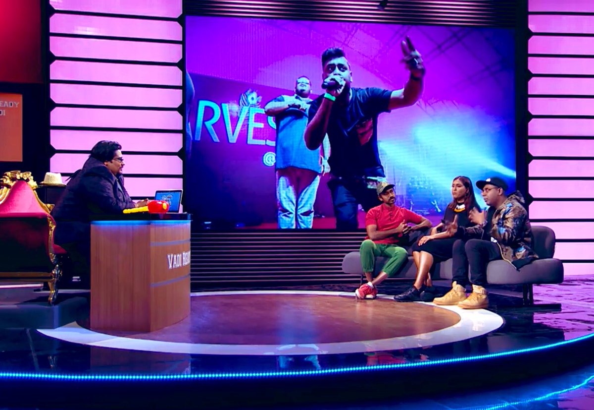 mukthimugu's tweet photo. It was a good interview 😜
Thank you @VadiPVSS anneh.
On screen, it’s me and my rhyme buddy @iamdjsathiya #VadiReadyVedi
Watch the episode on #togglesg now https://t.co/IFPVWTrfwO