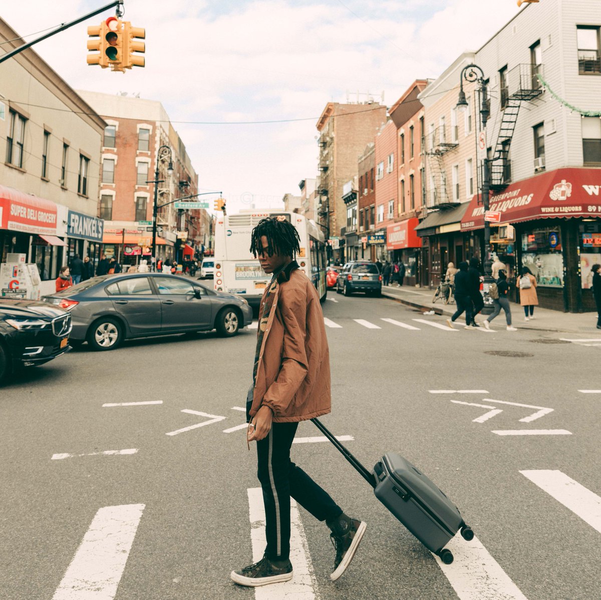Keep calm and travel on, like our friend @olliesjournal in NYC. #WellTravelled