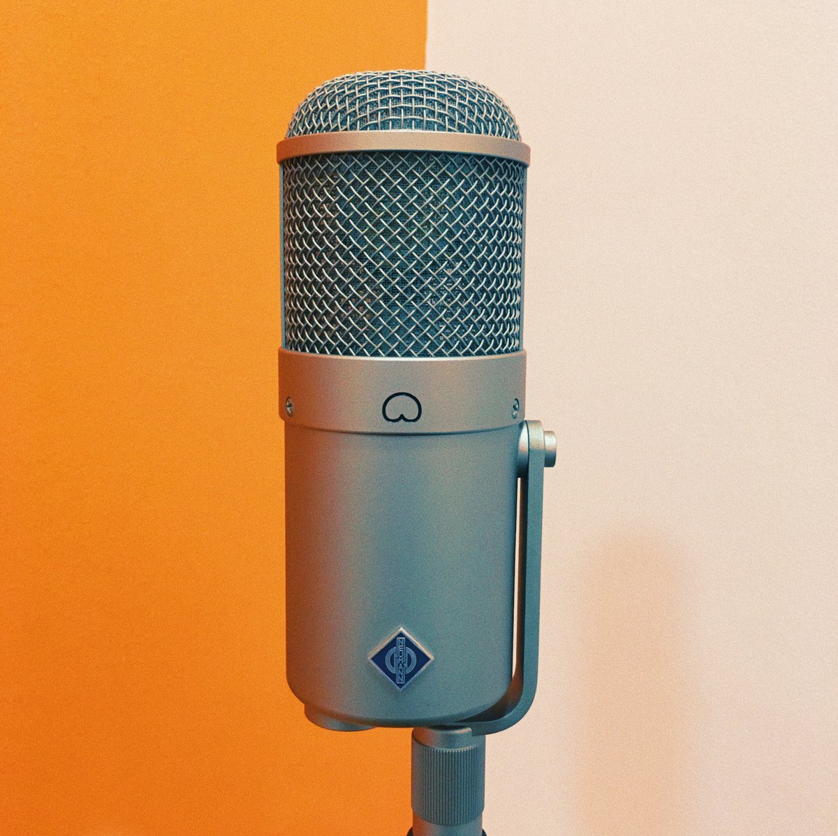 It’s #microphonemonday and we love using the FET 47 for Vocals and Drums. What do you use yours on?⁠ #microphone #ribbonmic #FET47 #neumann  #monday #quality #recordingstudio #studio #record #music #audio #engineer #musicproduction #studiotime #recording #musicstudio