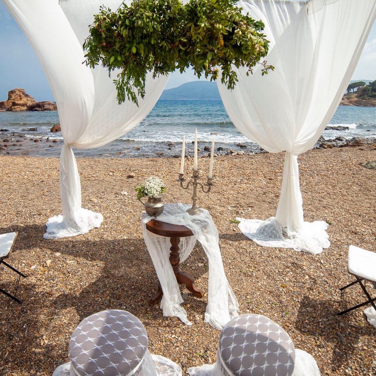 in_elba's tweet photo. #Buonlunedi Oggi è la giornata del #BlueMonday! Vi proponiamo queste foto dell’isola d’#Elba e di #Pianosa e vi chiediamo: chi di Voi sogna un #Matrimonio così? #Isole #ArcipelagoToscano #Wedding #WeddingInElba #WeddingInPianosa #WeddingDream #RossellaCelebriniEvents #Love #Blue https://t.co/u2JNE7FtDE