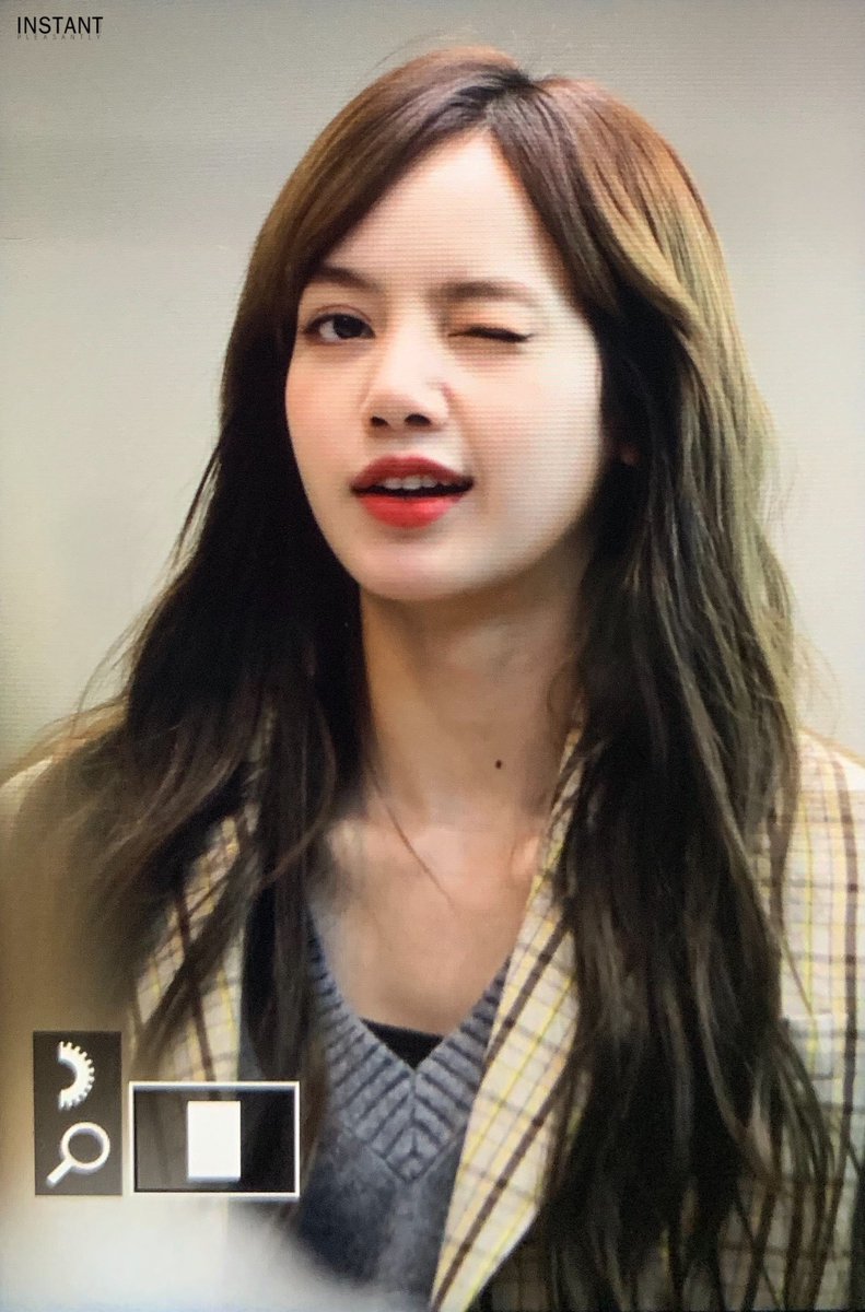 Kstyle Photo Blackpink リサ 海外スケジュールのため中国へ出国 ぱっつん前髪からイメチェン T Co Zlja6c0coy Kstyle Photo Blackpink リサ 海外スケジュールのため中国へ出国 ぱっつん前髪からイメチェン T Co Zlja6c0coy