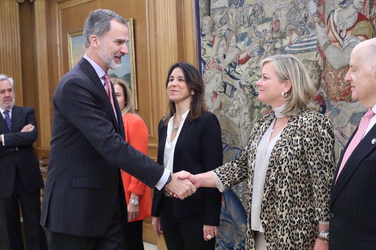 CasaReal's tweet photo. Audiencia del Rey a una representación del Instituto Marítimo Español, centro pionero y de referencia en España y en los países de habla hispana, en formación marítima. https://t.co/sNoh7CaPja https://t.co/wjpvqxUQUi