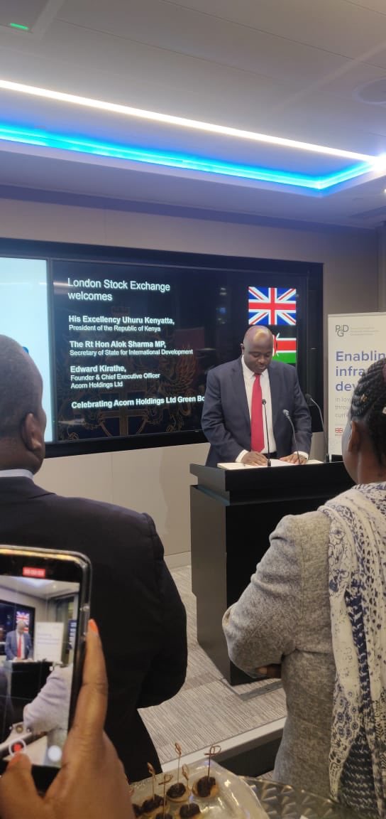 KlaireBrandBoss's tweet photo. Last week was the NSE...
Today...it’s The LSE
The Acorn Green Bond listed on the London Stock Exchange. 
Present at the Listing Ceremony, H. E Uhuru Kenyatta, U.K Secretary of State for International Development Rt. Hon Alok Sharma and our CEO Edward Kirathe #capitalfinancing https://t.co/jQavxVzykU