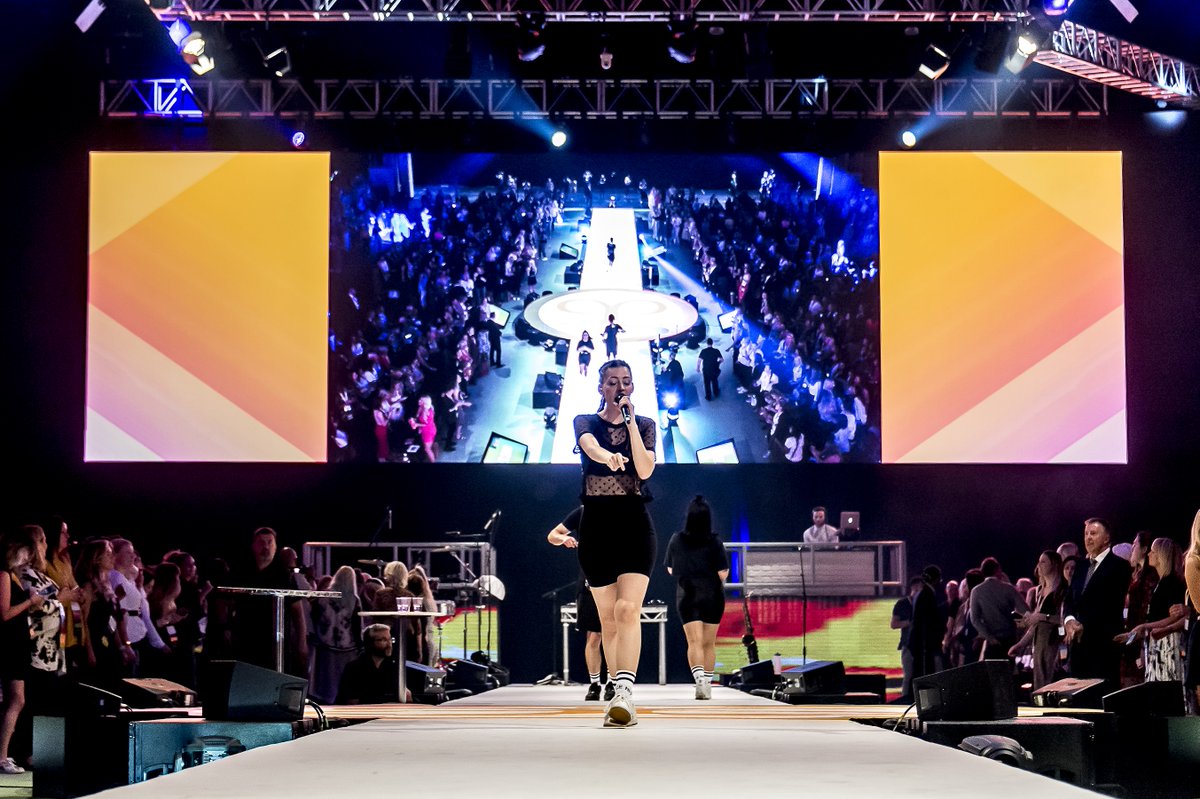 Sparq_live's tweet photo. As it's #BlueMonday, we thought what better time to #throwback to an amazing event for @UK_Arbonne last September, which was anything but dull! Working with the events team, we looked after technical production for the record-breaking conference #SparqFeed https://t.co/BrXcqtiJwy
