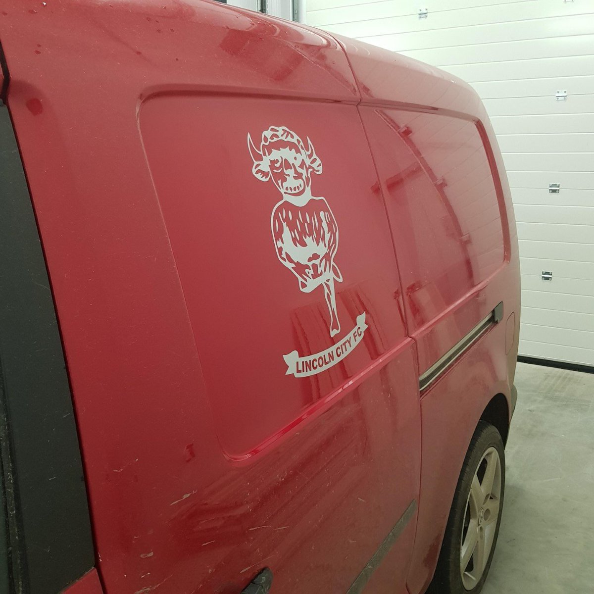 TAG a <a href="/LincolnCity_FC/">Lincoln City FC 🇺🇦</a> fan who would love this on their van or car. Lincolnshire Imp &amp; Lincoln City Football Club Vinyls fitted to Mark's caddy van. Vinyls and Vehicle Graphics now available at our branch in Sleaford. #proudtobeimps