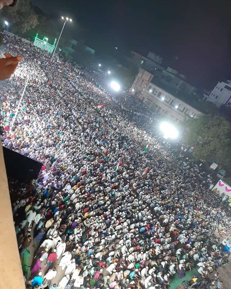 Solapur, yesterday. A sea of faces, a revolution