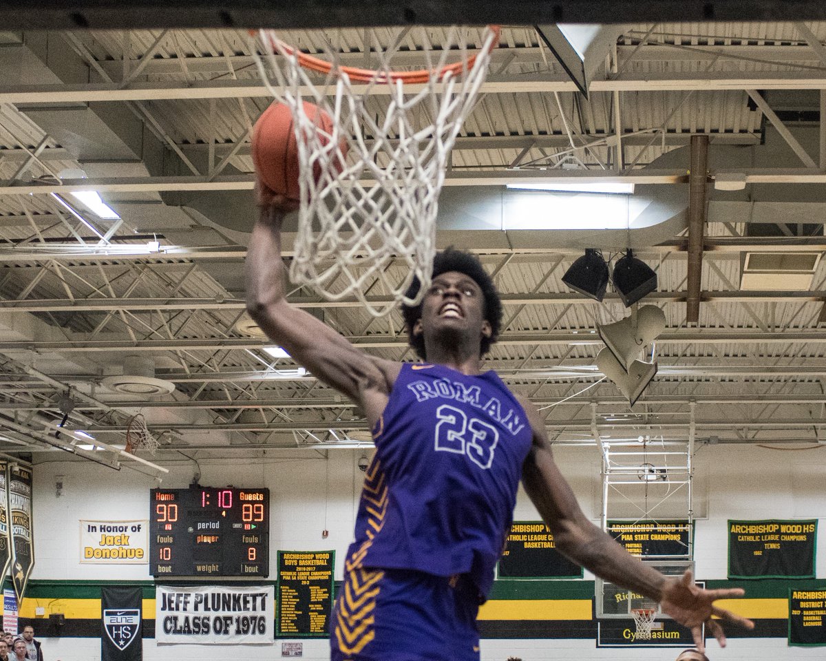 JSGarbRPh's tweet image. Great game between Roman and Wood in a sold-out gym. Double OT down to the buzzer. 
@Lynn_G3 @WoodBoysBball @RomanBasketball
