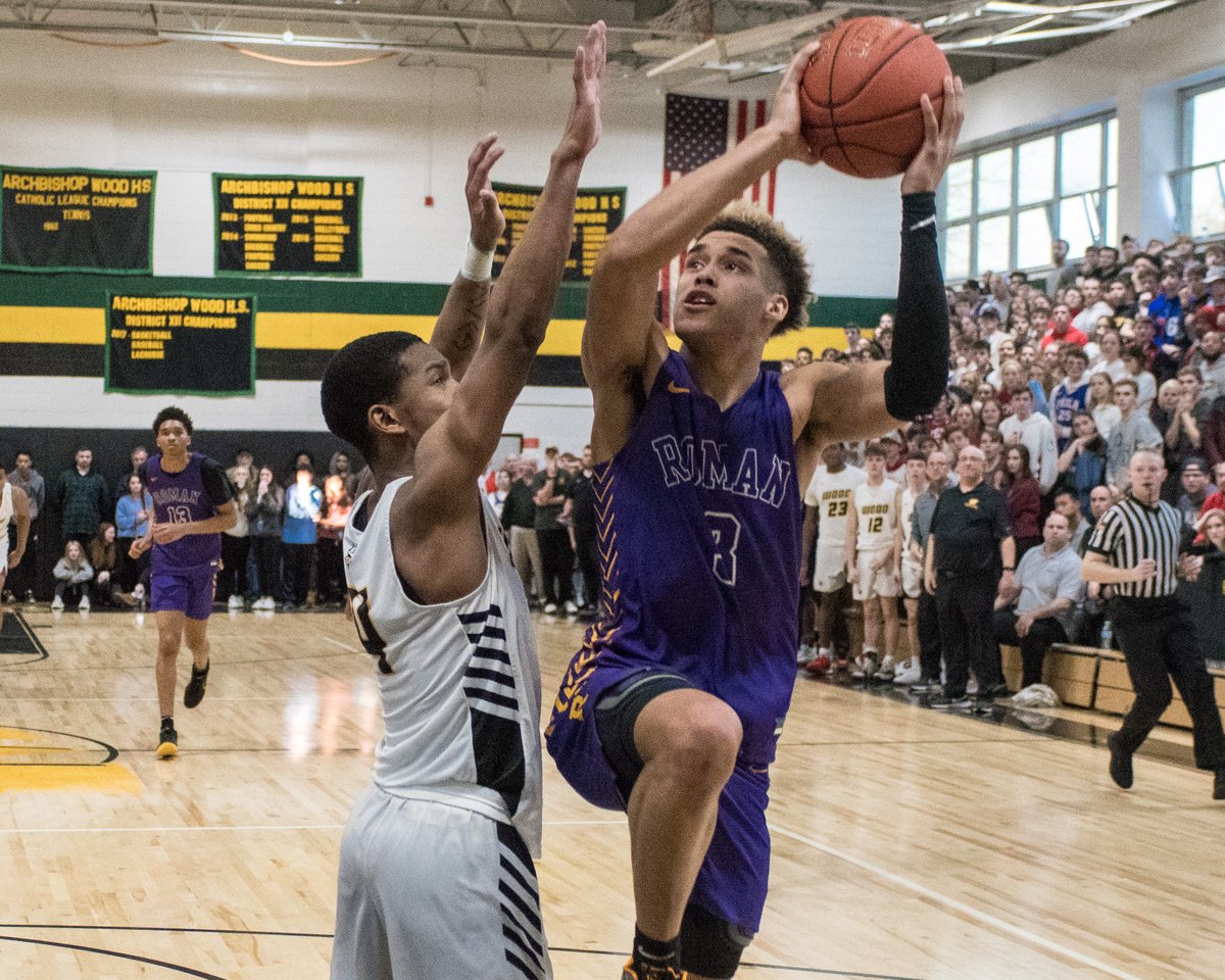 JSGarbRPh's tweet image. Great game between Roman and Wood in a sold-out gym. Double OT down to the buzzer. 
@Lynn_G3 @WoodBoysBball @RomanBasketball