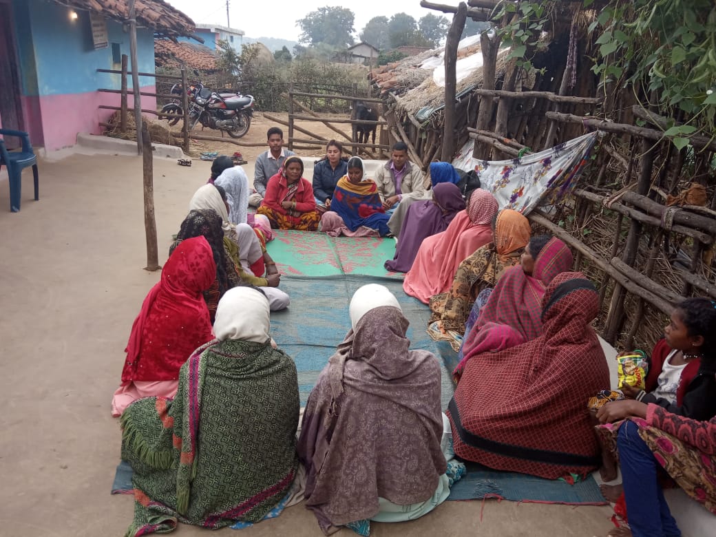NegFire's tweet photo. In village Bagri of #MadhyaPradesh, members of #VillageOrganization are working towards the cause of education. Charting out ways to make #SchoolManagementCommittees' meetings regular, 4 better enrollment in school n for the improvement of classroom environment. #Educationforall https://t.co/b5EGLuxgFg