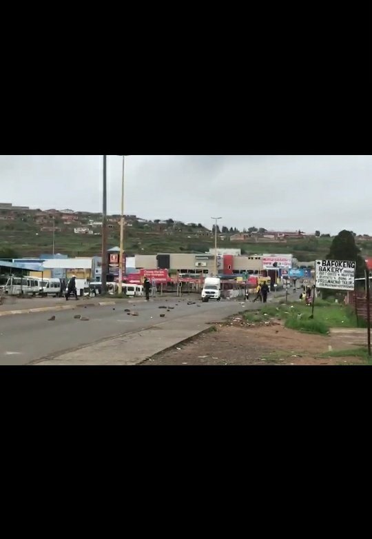 kaymo058's tweet photo. @MorningLiveSABC situation in #Qwaqwa #QwaQwaWaterCrisis #qwaqwashutdown @SakinaKamwendo https://t.co/JDEBba5xcS