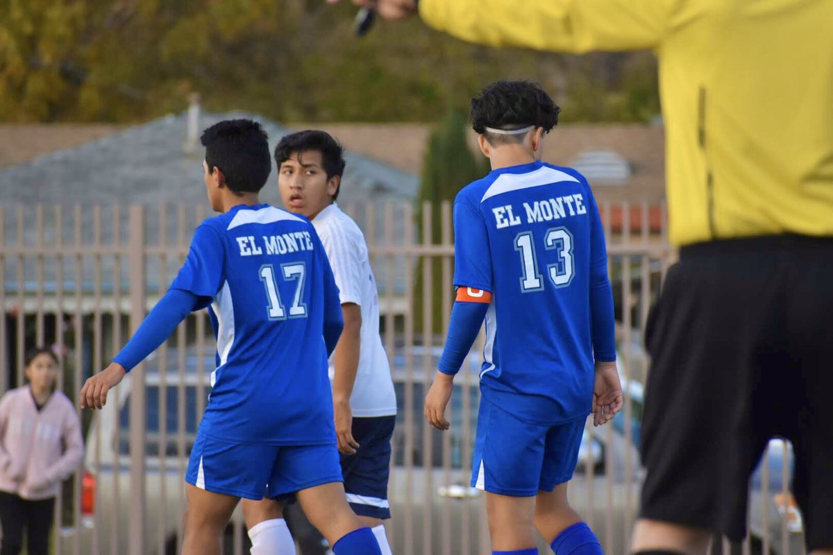 jackytookthiss's tweet photo. El Monte Boys JV Soccer- https://t.co/hX0OLAo1gb