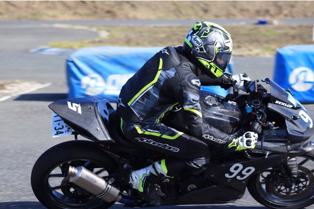 Tk Da Rr Corone Cbr250rr In 桶川スポーツランド こないだハルに撮ってもらった ありがとう 桶川スポーツランド 桶スポ Osl Cbr250rr サーキット
