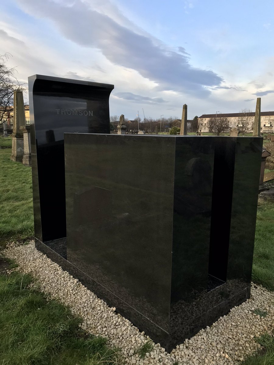 Unanticipated moments of beauty in #Glasgow’s Southside 1: Alexander‘Greek’ Thomson’s memorial in the Southern Necropolis with thanks to Ed Taylor of <a href="/taylorurbanism/">TAU</a> and <a href="/gia_tweet/">GIA</a> 🥰!