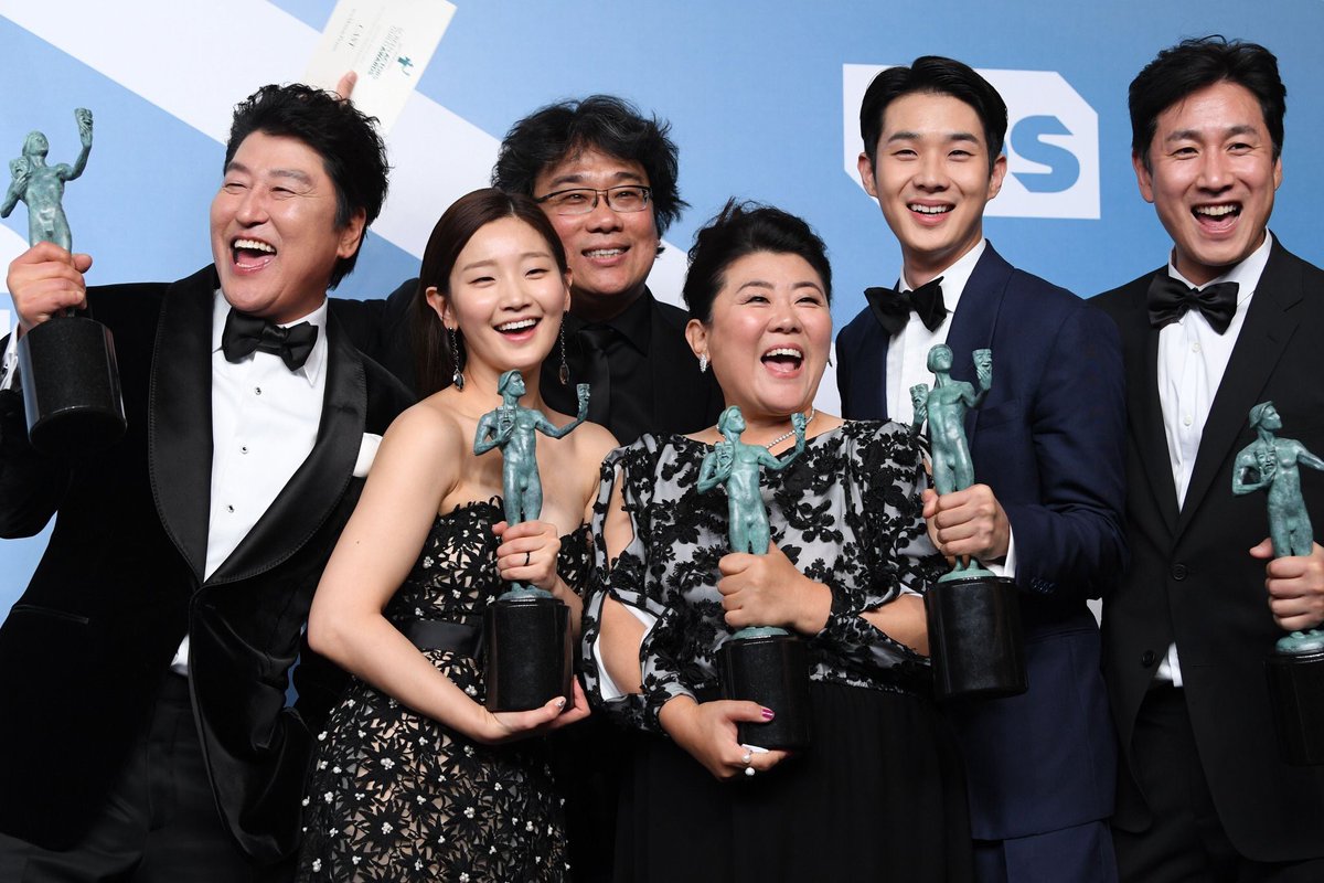 Luiz_Fernando_J's tweet photo. Repeating #GoldenGlobes and #CriticsChoice awards, #JoaquinPhoenix as #BestActor #Joker, #ReneeZellweger as #BestActress #Judy and #BradPitt as #BestSupportingActor #OUATIH also won the #SAGAwards. BIG surprise was #Parasite winning #BestCastEnsemble. A New Hope at the #Oscars? https://t.co/KP3lBhq9iM