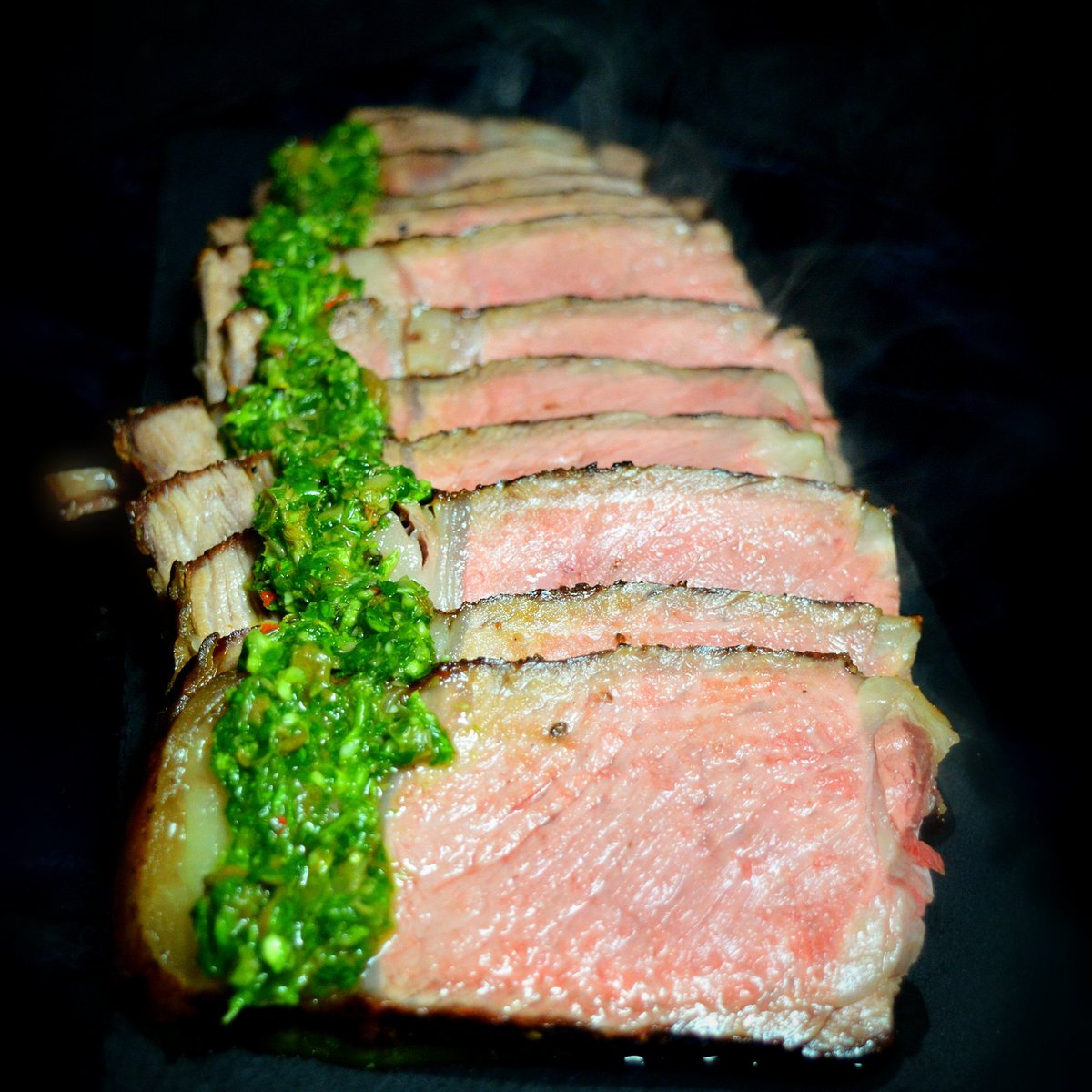 lovetocook4ppl's tweet photo. Remember my beautiful fore rib from last week? Well this is it dressed with a beautiful chimmichuri, I was hoping to brighten up your Monday 😘.
.#steak #steaknight #chimmichurri #bbqsteak #forerib #foreribofbeef https://t.co/Iy01cgAjGd