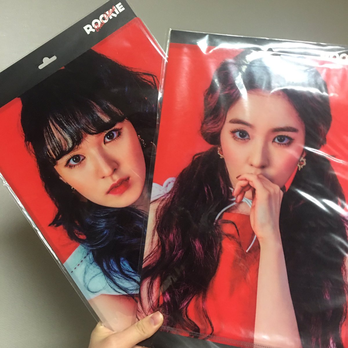 a07090709a's tweet photo. 루키 파일  아이린 , 웬디  미개봉 일괄 2.0에 쿨거합니다!
준등기 +1500
우편 +500
택배 + 4000

여러개  구매하시면 에눌가능해요  
디엠  주세요  🥰 #레드벨벳 #아이린 #웬디 #루키 #파일 https://t.co/mogbK9VVu2