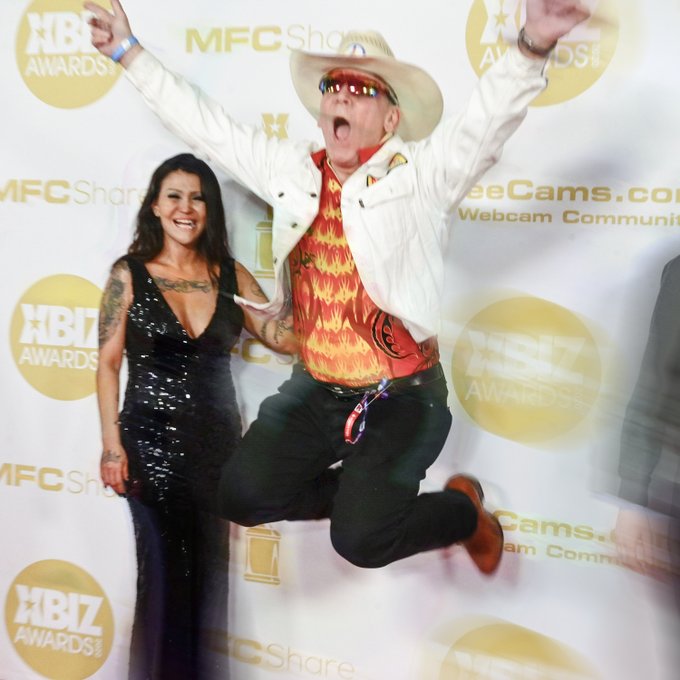 On the red carpet @XBiz Awards 2020 @kittykkianna and @MaxHardcore100 #jump #kiannabradley #maxhardcore<a class="tags" href="/tag/xbiz">@xbiz</a><a class="tags" href="/tag/kittykkianna">@kittykkianna</a><a href="/tag/jump"class="tags"><span>#jump</span></a><a href="/tag/reelseduction"class="tags"><span>#reelseduction</span></a><a href="/tag/chriskingphoto"class="tags"><span>#chriskingphoto</span></a><a href="/tag/maxhardcore"class="tags"><span>#maxhardcore</span></a>