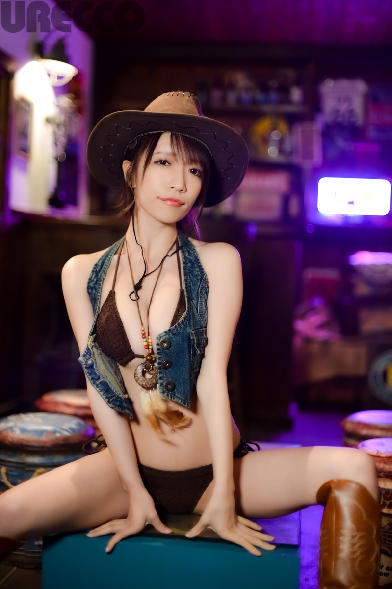 カウガールあいりちゃん。いやぁ撃たれたいです。
『URECCO～AnotherHeaven～』2月1日発売
公式ショップ→myrole.jp/archives/shop/… #清水あいり #毎日あいり