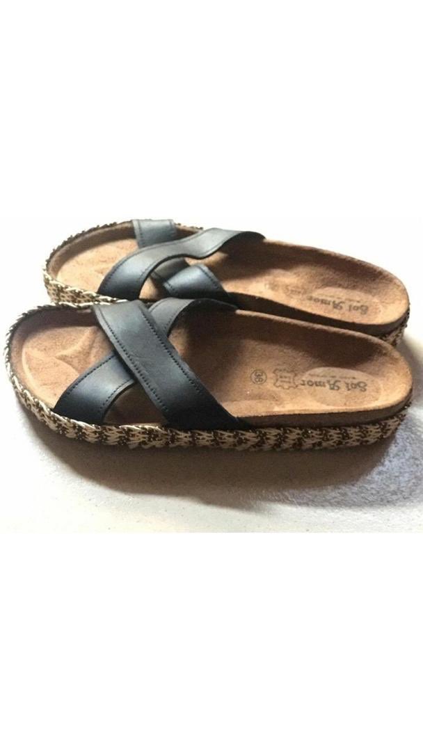 Kinglamarr___'s tweet photo. Get quality Handmade Slippers and Sandals from Zee_footwears
Dm @Azeezat16 or WhatsApp 08126841281
#ViralitySME https://t.co/NfxApnml34