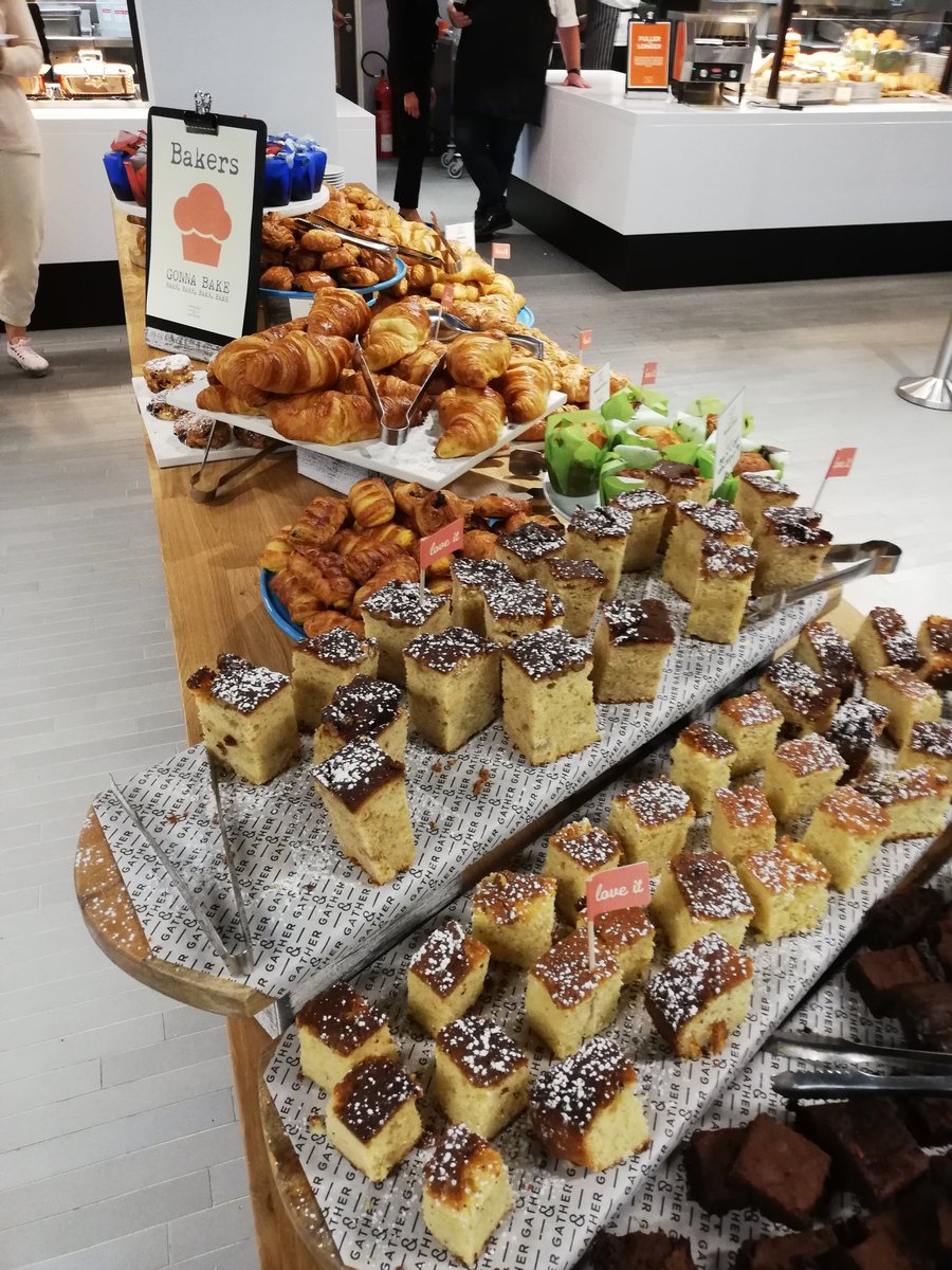 AndreaMarGon_'s tweet photo. Breakfast is always good #insideindeed but today is unreal. Employee experience team going above and beyond. β€οΈ
#capitaldock #Dublin https://t.co/8EJxZNJccW