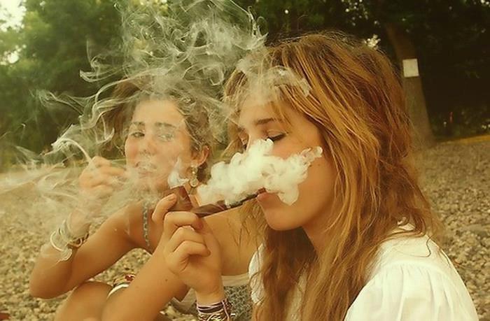 SemenaRastut's tweet photo. Мысли выглядят именно так💨💨💨
#weed_time https://t.co/BKXaH7ouHP
