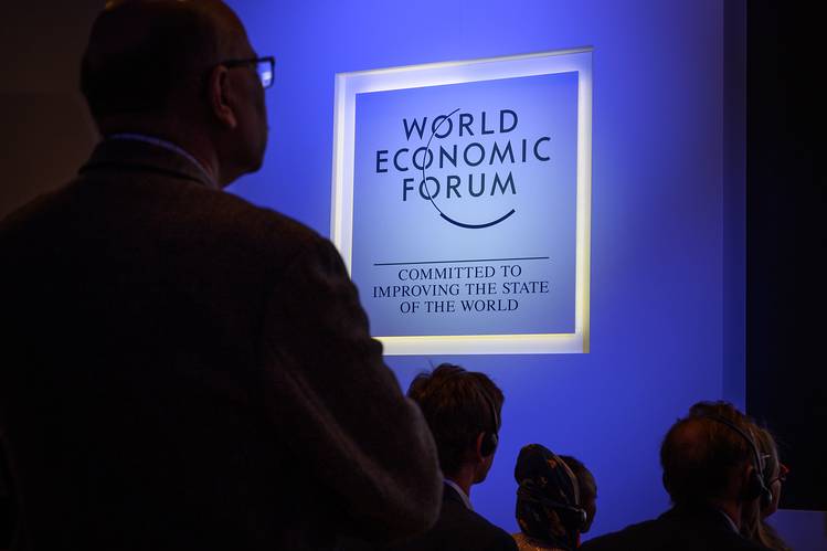 alemannoEU's tweet image. 7. Does it exist a ‘Davos consensus’? 

By sharing its powerful platform with non conventional actors, Davos isn’t just a place of consensus. 

Over the years, WEF moved away from convener to become advocate of policy priorities 
(against Brexit, pro carbon neutrality) 

#WEF2020