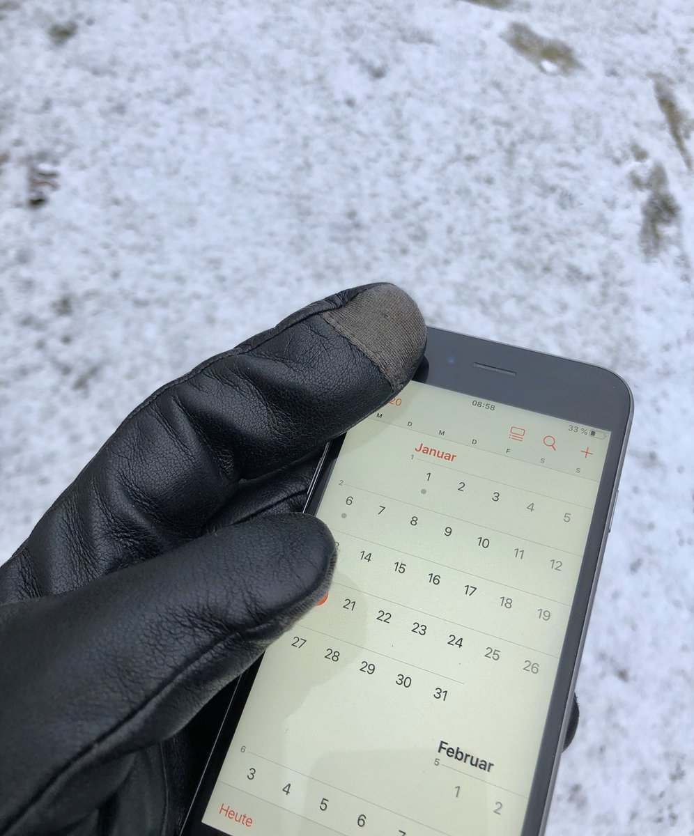 TheChriswhiz's tweet photo. REMINDER: @Lenovo’s challenge to be invited to Barcelona #MWC2020 runs until Jan. 27! Request to follow https://t.co/hxHfz2mnjL and check the challenge! Good luck to be  #SmarterWithLenovo! 
It’s freezing here so these touch gloves help me be warm &amp; enable typing. #SmarterWinter https://t.co/lBbB4MPNfy