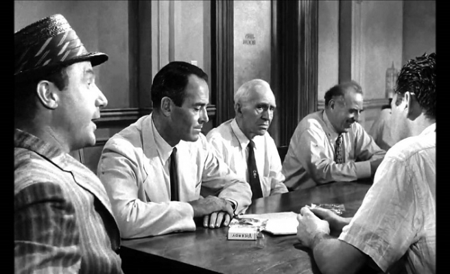 Adil olanın peşinde '12 Öfkeli Adam'
dunyabizim.com/sinema/adil-ol…