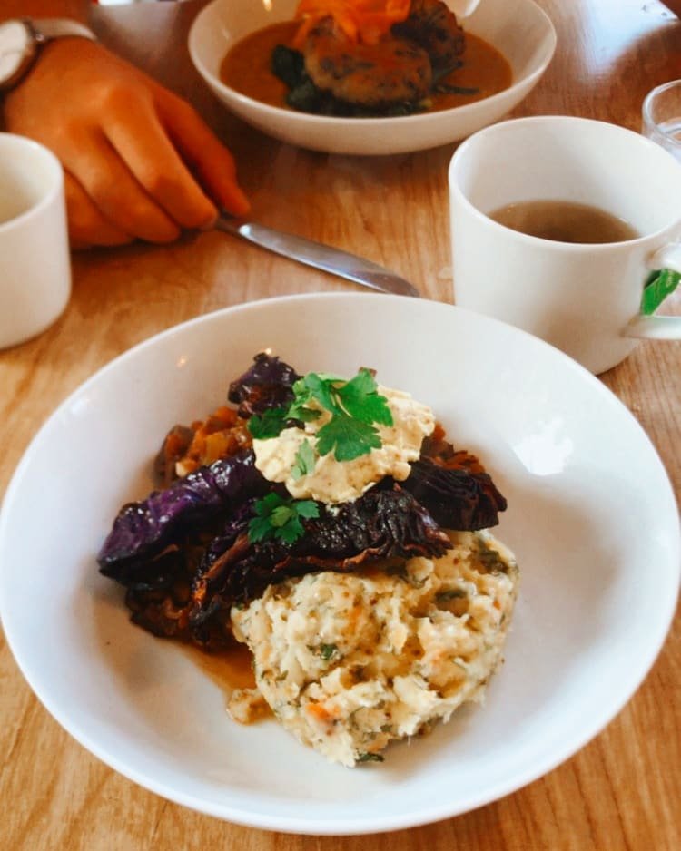 Quench_Food's tweet image. Today is the day we&apos;re most likely to break our New Year&apos;s resolutions 😬

Keep going everyone - you&apos;re doing great! 💪

Our contributor Ellie Hutchings has sent us some photos of her Veganuary dishes! 

Full Foodie Resolution article online ASAP. 

#NewYear2020 #resolutions2020