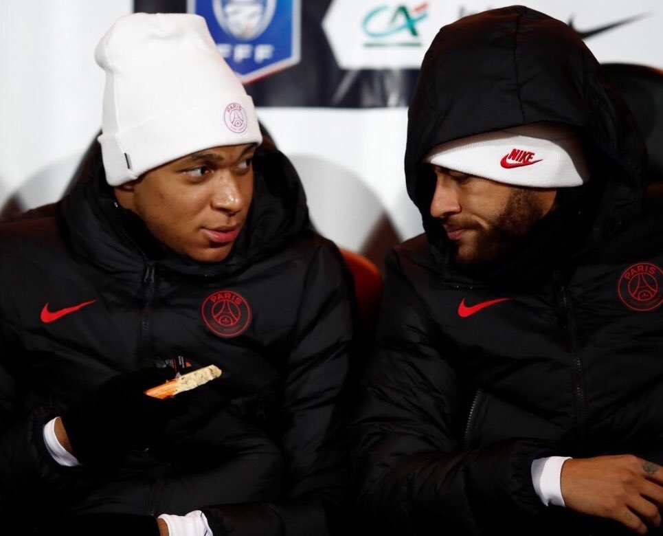 SuperCazarre's tweet image. C'est quoi ?
Mon sandwich
Tu lâches un croc ?

..