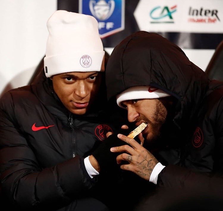 SuperCazarre's tweet image. C'est quoi ?
Mon sandwich
Tu lâches un croc ?

..