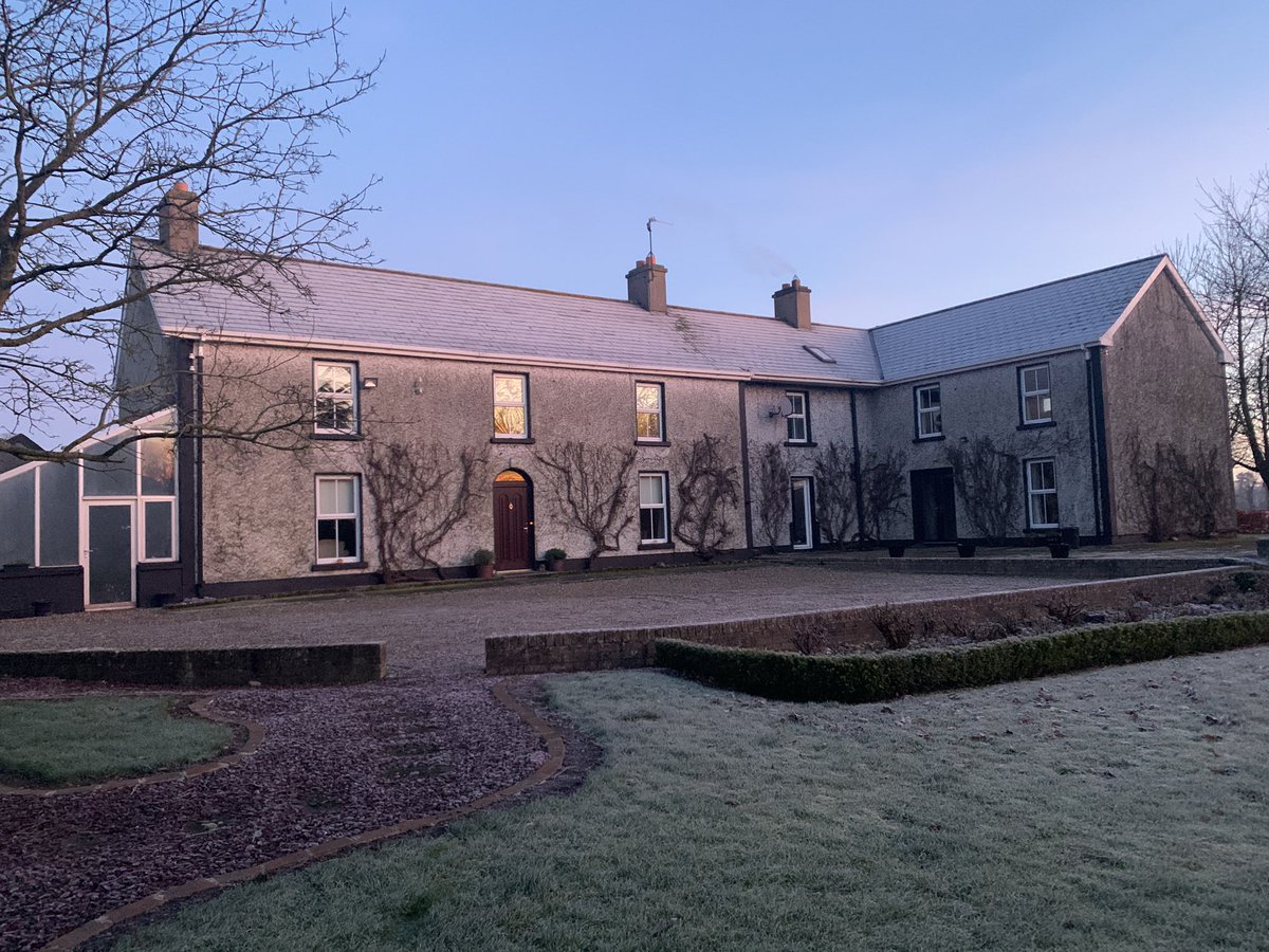 fitzofinch's tweet photo. What a beautiful picture taken by one of our guests this morning! #Supergirl #frost #irelandam #ireland #freezing #MondayMotivation #monday #superhost #supportlocal #inchhouseireland #inchhouse https://t.co/YAzt0oQIdT
