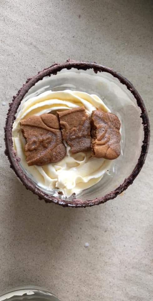 MIMOUNA47896454's tweet photo. Montage des coupelles 😍😍

@voo_fr @Galbanifrance #grooplay 
#SoiréeTiramisu 
#Galbani 
#Italianfood 
#tiramisu 
#dessert 
#mascarpone 
#Food https://t.co/DpXeBWYnUT