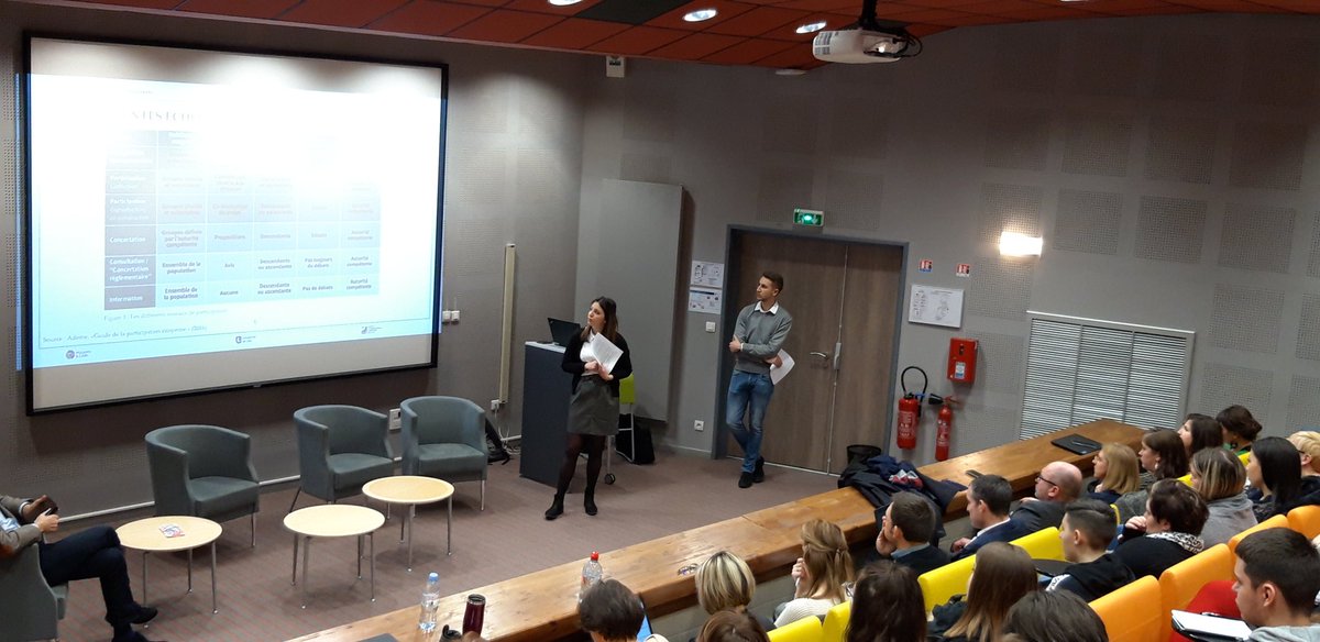 maisonsetcites's tweet photo. Nous accueillons ce matin des étudiants de @IAUL dans le cadre de notre partenariat sur la question de la participation des locataires. Debut d'une journée consacrée à la réflexion sur la concertation #avecleshabitants #ERBM #intelligencecollective https://t.co/bNZCxPiWZo