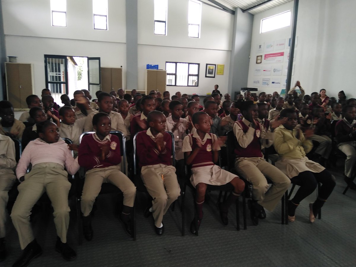 navymaile56's tweet photo. #OpenLearningAcademy's grd 4 learners from Siyamukela attending the orientations @HazyviewDLC @GwfOnline https://t.co/lHdJMnUkGU