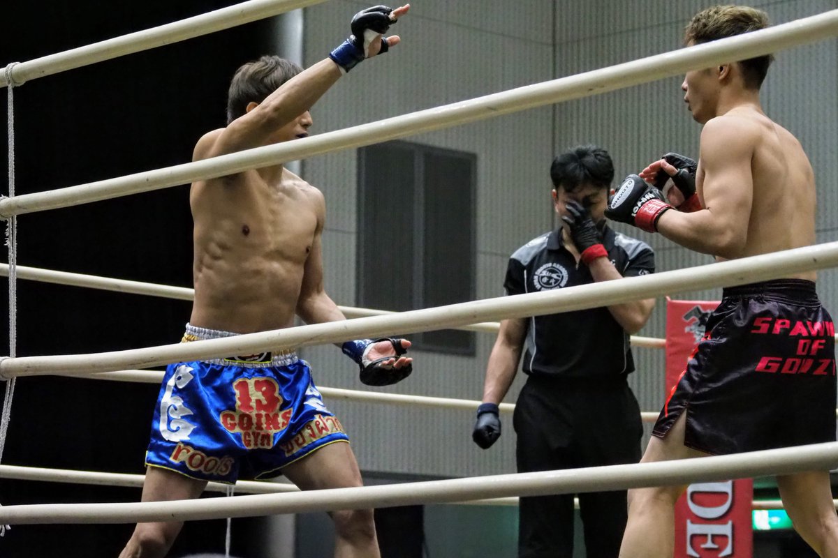 Gigio 輝龍選手 昨日は残念だったけど 一つ勝ってからどんどん強くなってますよね 凄いです 試合中 ジリジリしたところで上下に構えを変えて 見てる方が動揺しました プロ修斗大阪大会 Border 第9試合 フライ級 5分2r 小堀貴広 総合格闘技道場