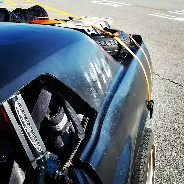 ImperialDad's tweet photo. Awesome #ratchetstrap job by @madscientistgarage .  Again we gotta unload and reload this on the #punishstang every fuel stop to get to the filler neck and fill the tank. #becauseroadkill #ziptiedrags https://t.co/vcWstYu3cf https://t.co/hrFV1uQ7ao