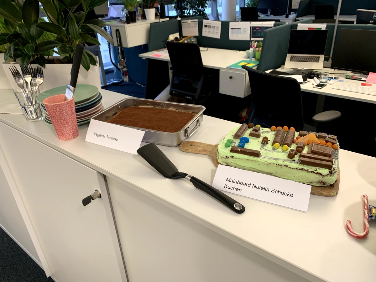 anablava1's tweet photo. The ultimate engineering birthday cake - Happy birthday!!!

#agileteams #newwork #Engineering #itcake https://t.co/Cxjc3MtT7r