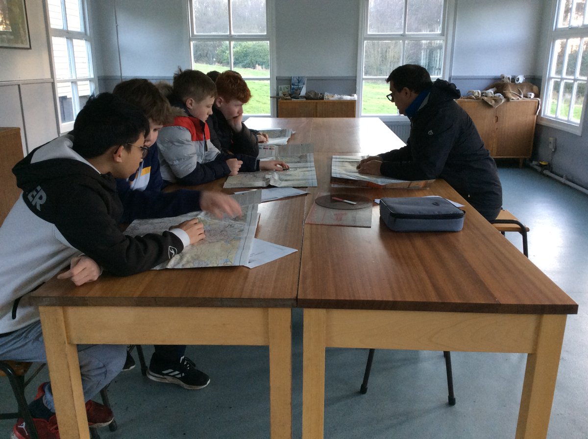 BTRCC_DofE's tweet photo. Fantastic day of training with #Bronze2020 participants on Saturday. Working through key skills; Map reading, bearings, first aid and meal planning. https://t.co/FnPVCjJCvn