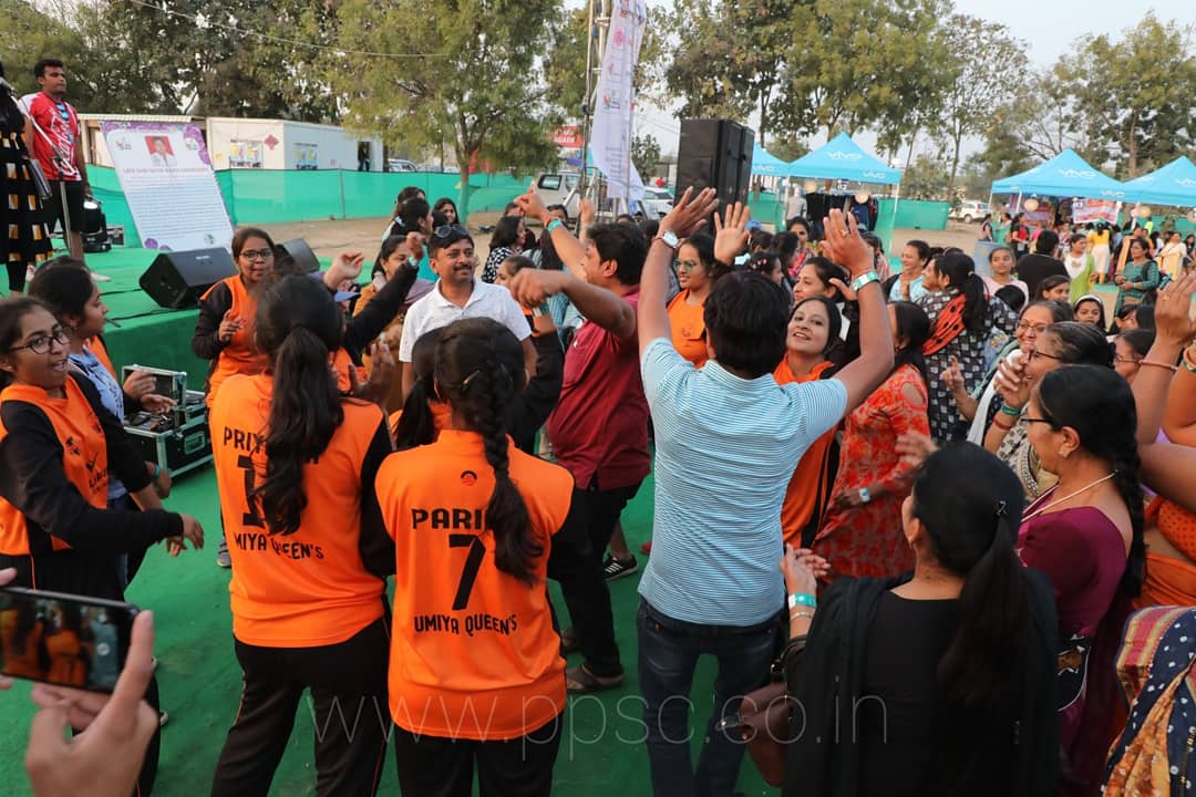 PatidarPPL's tweet photo. T266 - kite festival 😎 #UTTARAYANFLEA #loveppsc #patidarpremierleague2019 #cricketcrazy #uttarayan2020 #day11#cocacola #vivoindiatelangana #mahindraclub #belgiumwaffle #urbanpot #PPL2019 https://t.co/vkJ5QQPqRR