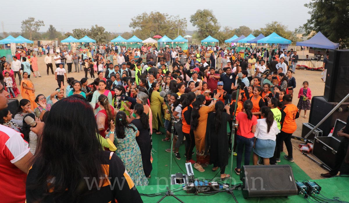PatidarPPL's tweet photo. T266 - kite festival 😎 #UTTARAYANFLEA #loveppsc #patidarpremierleague2019 #cricketcrazy #uttarayan2020 #day11#cocacola #vivoindiatelangana #mahindraclub #belgiumwaffle #urbanpot #PPL2019 https://t.co/vkJ5QQPqRR