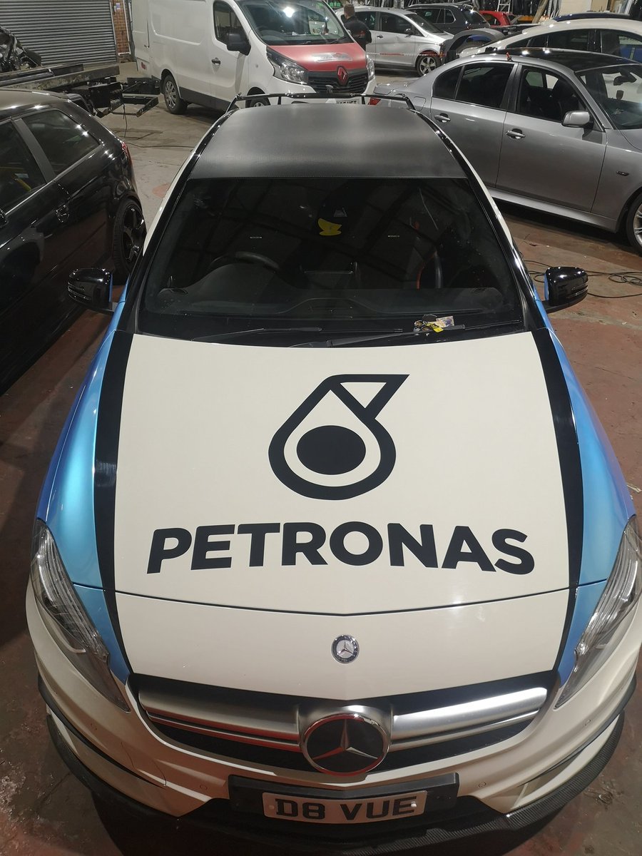cougarSigns's tweet photo. Before and After pics of part wrapped merc with carbon fibre roof using
@orafolwraps
#fleetgraphics #smartfleet #vehiclebranding #wrapsinLeeds
#cougarsigns https://t.co/ZRhhIRqQ3t